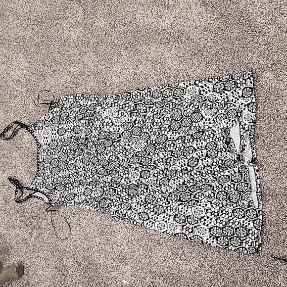 Black and white dress - Picture 4 of 4